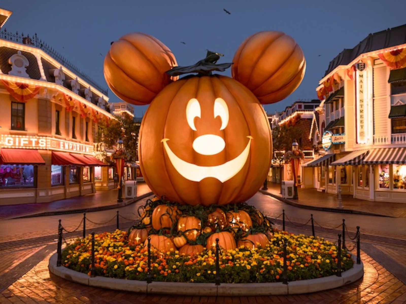 disneyland oogie boogie bash 2025 disneyland oogie boogie bash